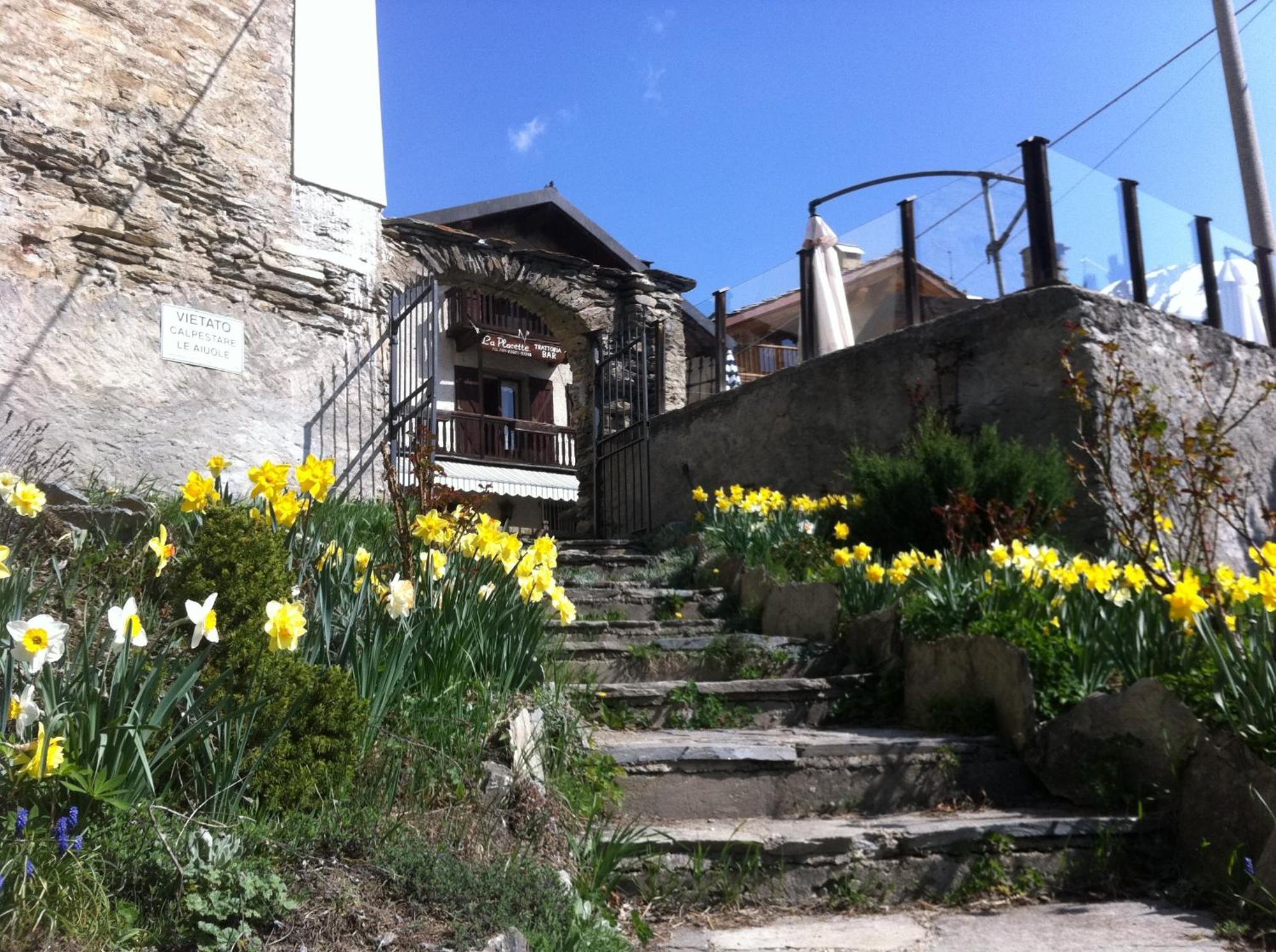 La Placette - Albergo Diffuso E Trattoria Usseaux Kültér fotó