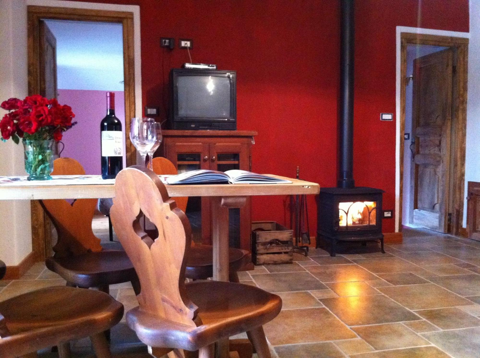 La Placette - Albergo Diffuso E Trattoria Usseaux Kültér fotó