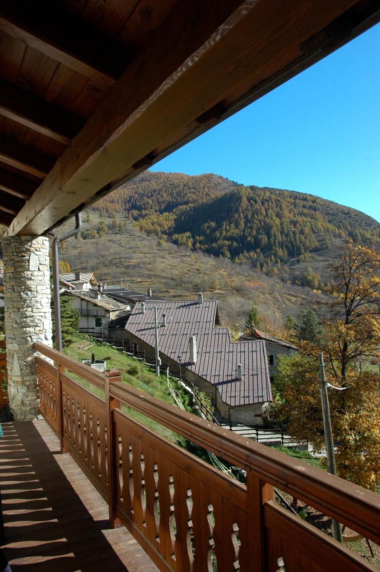La Placette - Albergo Diffuso E Trattoria Usseaux Kültér fotó