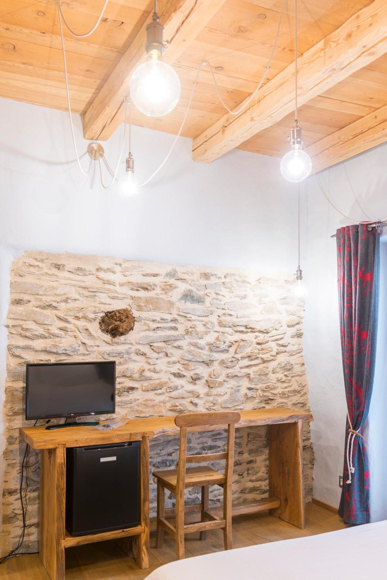La Placette - Albergo Diffuso E Trattoria Usseaux Kültér fotó