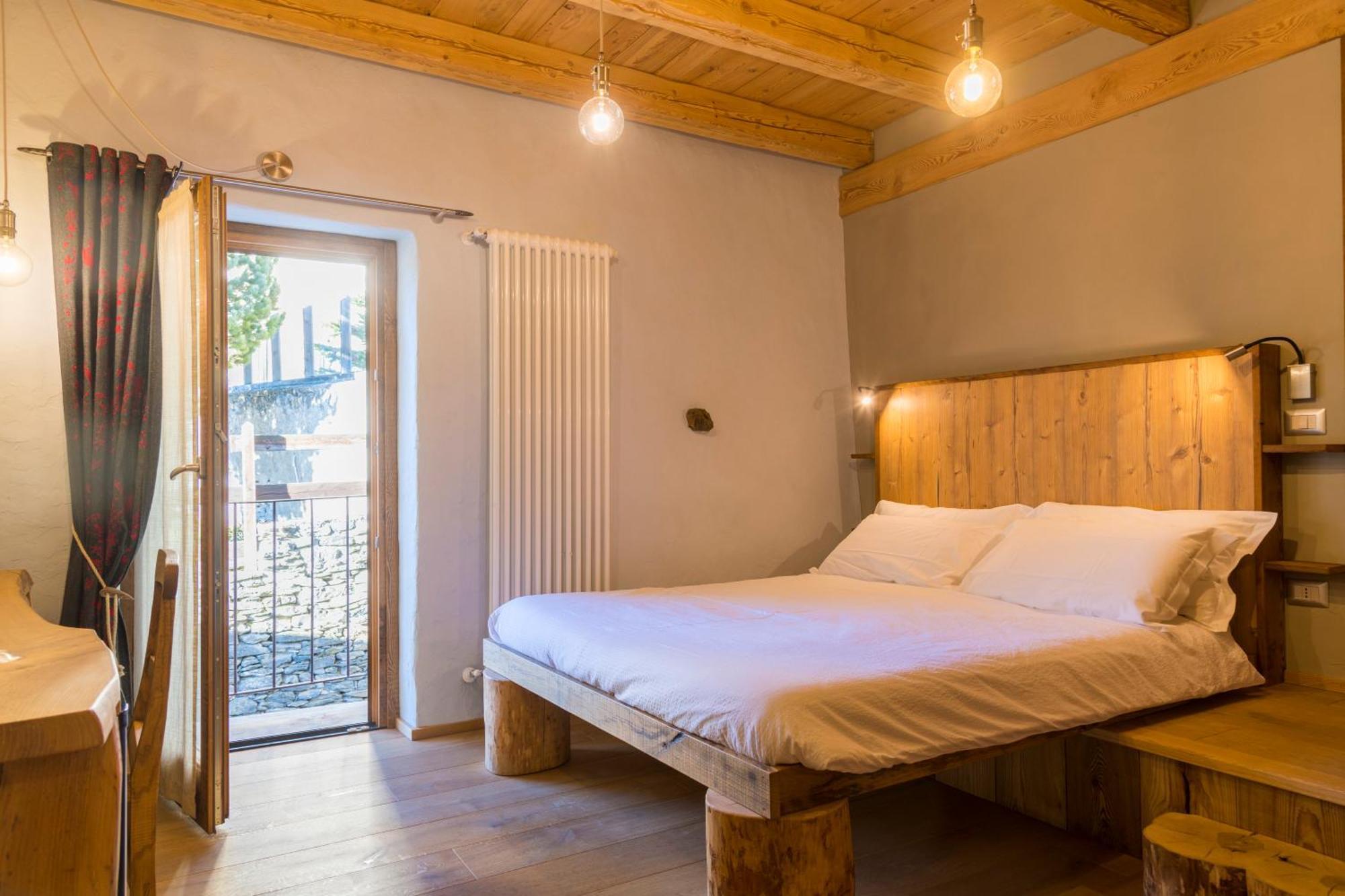 La Placette - Albergo Diffuso E Trattoria Usseaux Kültér fotó
