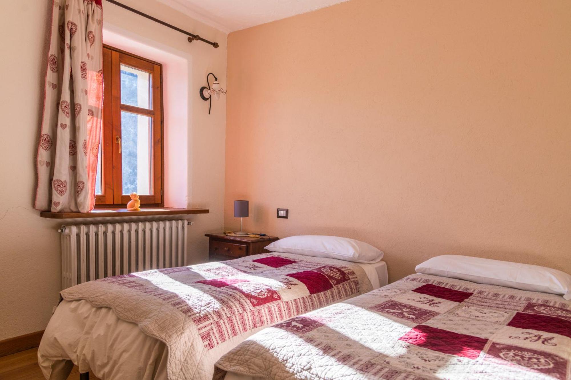 La Placette - Albergo Diffuso E Trattoria Usseaux Kültér fotó