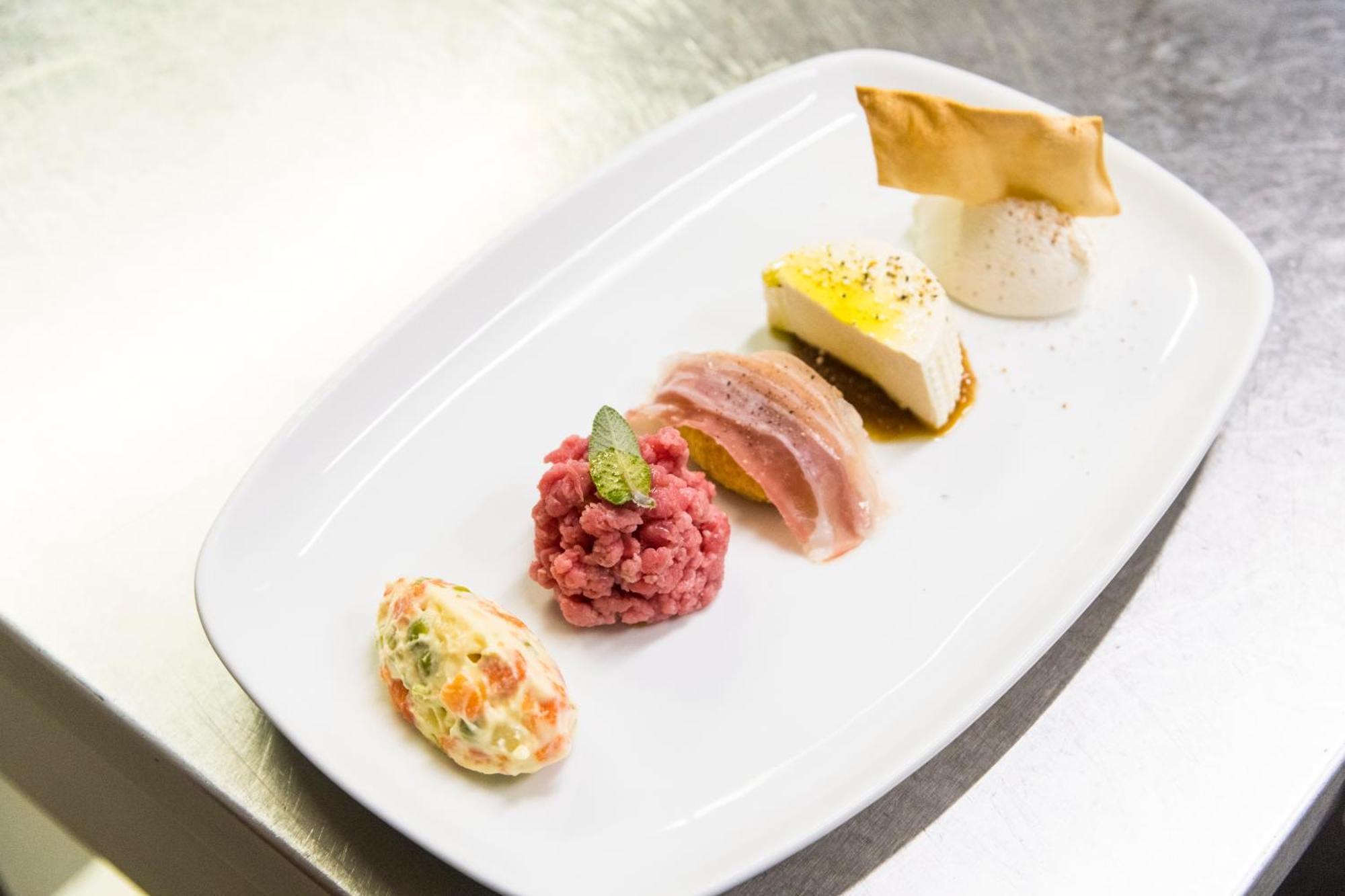 La Placette - Albergo Diffuso E Trattoria Usseaux Kültér fotó