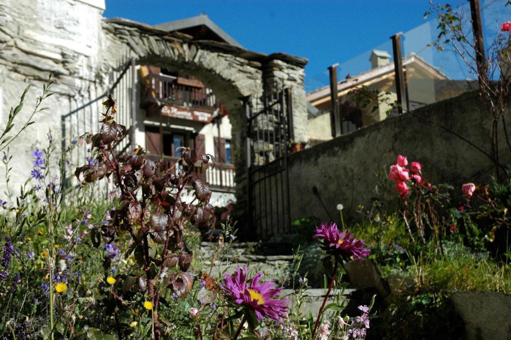 La Placette - Albergo Diffuso E Trattoria Usseaux Kültér fotó