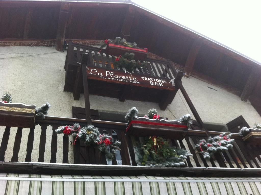 La Placette - Albergo Diffuso E Trattoria Usseaux Kültér fotó