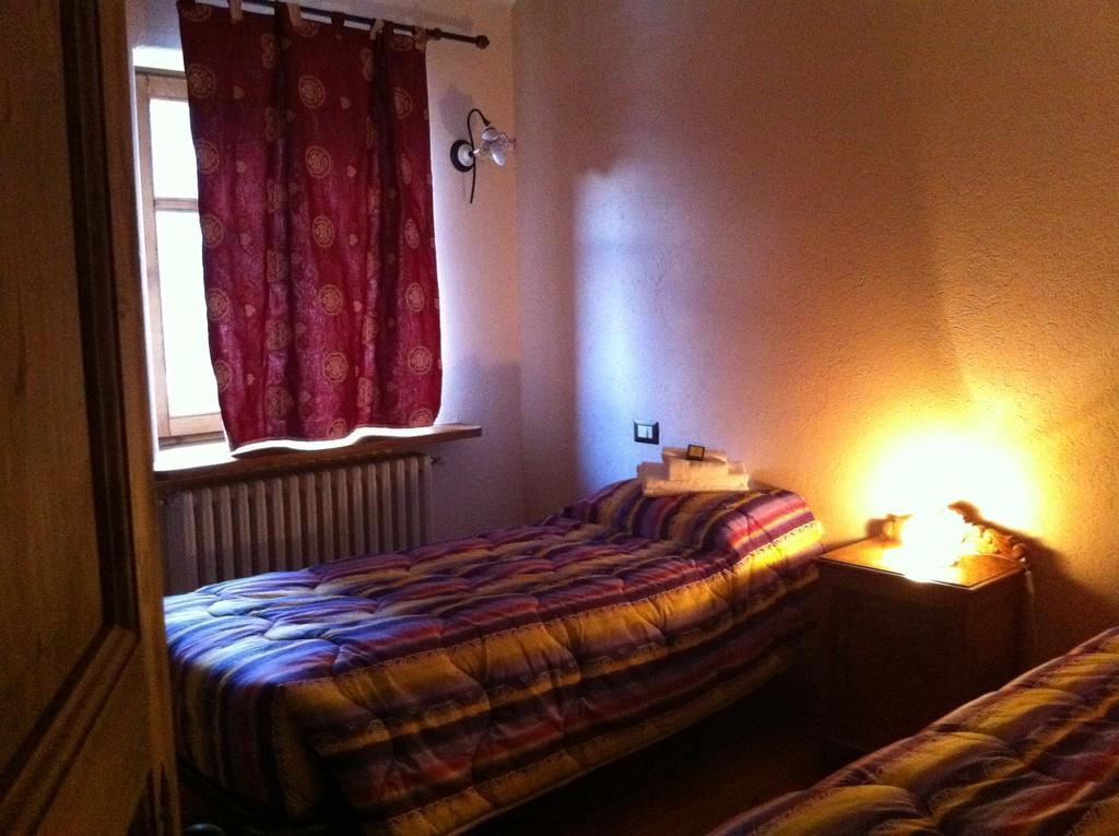 La Placette - Albergo Diffuso E Trattoria Usseaux Kültér fotó