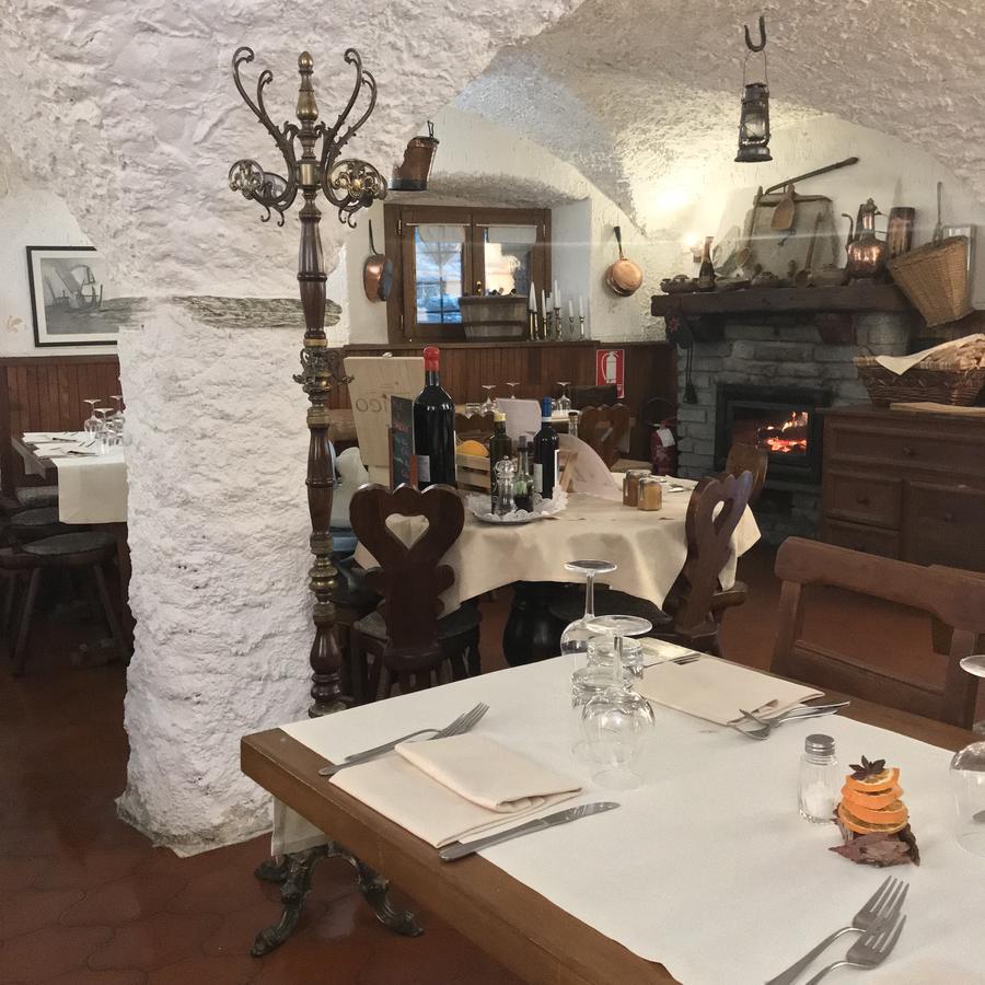 La Placette - Albergo Diffuso E Trattoria Usseaux Kültér fotó