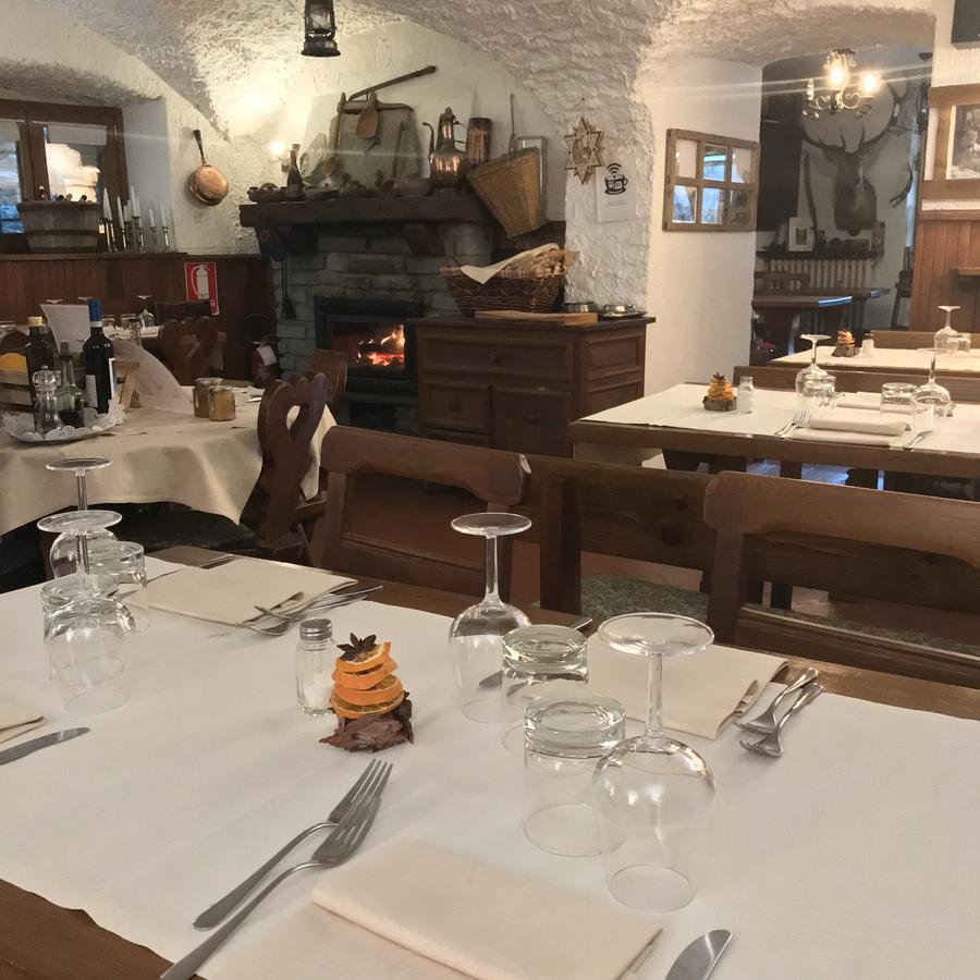 La Placette - Albergo Diffuso E Trattoria Usseaux Kültér fotó