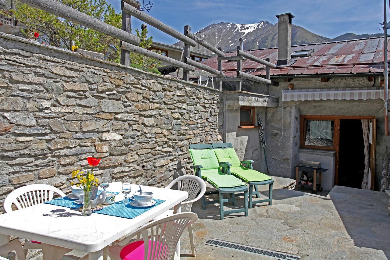 La Placette - Albergo Diffuso E Trattoria Usseaux Kültér fotó