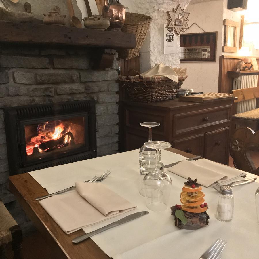 La Placette - Albergo Diffuso E Trattoria Usseaux Kültér fotó